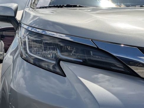 Used 2021 Toyota Sienna XLE w/ XLE Plus Package FWD image 7