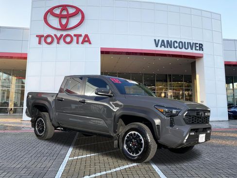 Certified 2025 Toyota Tacoma TRD Off-Road AWD/4WD image 1