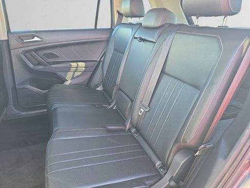 Used 2023 Volkswagen Tiguan SE w/ Panoramic Sunroof Package image 13