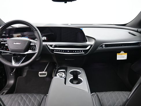 New 2026 Cadillac Lyriq V image 9