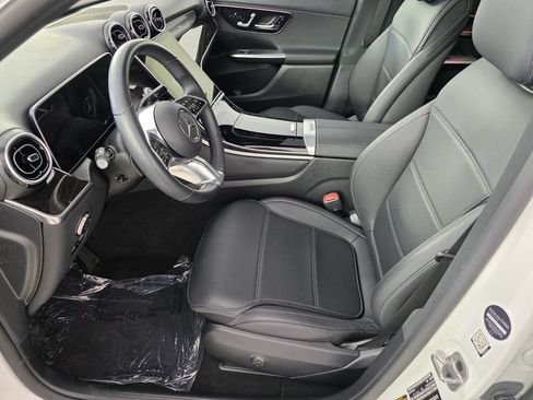 Certified 2025 Mercedes-Benz GLC 300 image 9