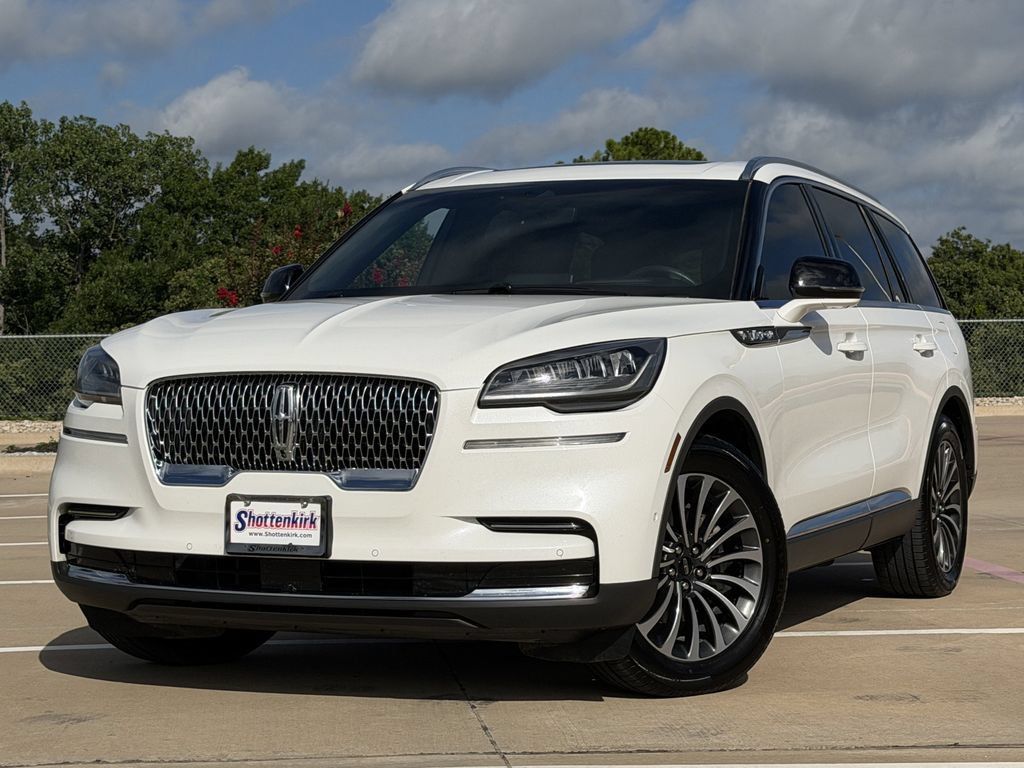 Used 2023 Lincoln Aviator Reserve w/ Equipment Group 201A RWD image 2