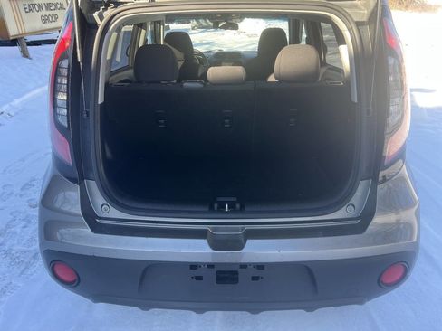 Used 2018 Kia Soul Base 4dr Crossover 6A image 10