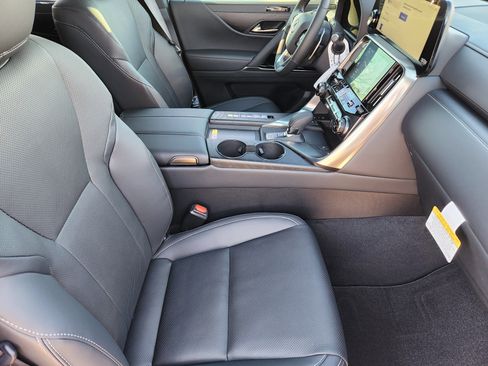 New 2026 Lexus LX 700h Luxury image 11