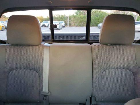 Used 2019 Nissan Frontier SV image 5