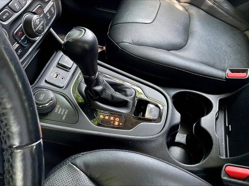 Certified 2021 Jeep Cherokee Limited image 14