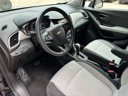 Used 2018 Chevrolet Trax LT AWD/4WD image 2