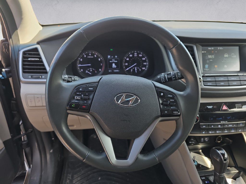 Used 2018 Hyundai Tucson Value FWD image 12