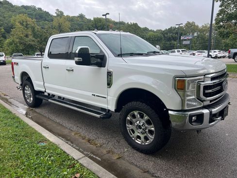 Used 2022 Ford F350 Lariat w/ Chrome Package AWD/4WD image 3