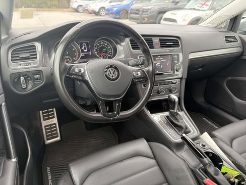 Used 2017 Volkswagen Golf Alltrack SEL image 22