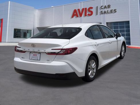 Used 2025 Toyota Camry LE FWD image 6