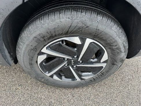 Used 2023 Kia Sportage LX image 8