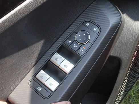 New 2025 Mitsubishi Outlander SEL image 15