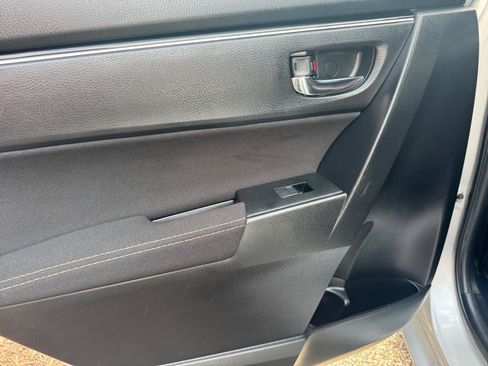Used 2019 Toyota Corolla LE FWD image 25