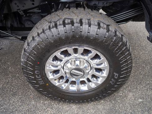 Used 2022 Ford F250 XLT w/ XLT Premium Package AWD/4WD image 35