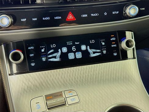 New 2026 Genesis GV70 2.5T Sport Prestige AWD/4WD image 18