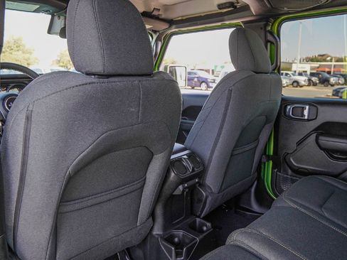 Used 2025 Jeep Wrangler Unlimited Sport image 24