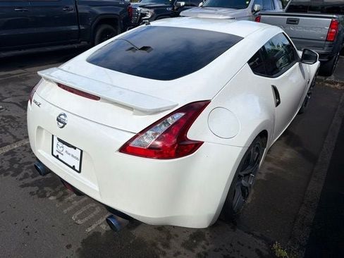 Used 2020 Nissan 370Z Coupe RWD image 2