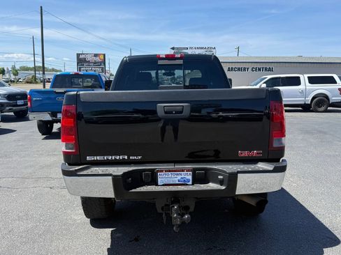 Used 2011 GMC Sierra 2500 SLT w/ Suspension Package, Off-Road AWD/4WD image 4