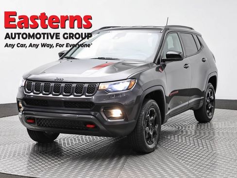 Used 2023 Jeep Compass Trailhawk AWD/4WD image 1