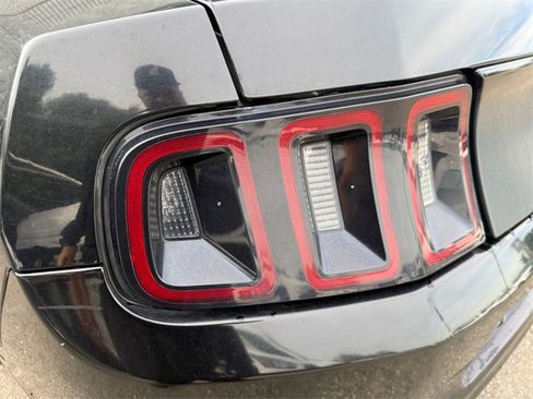 Used 2013 Ford Mustang Coupe image 26