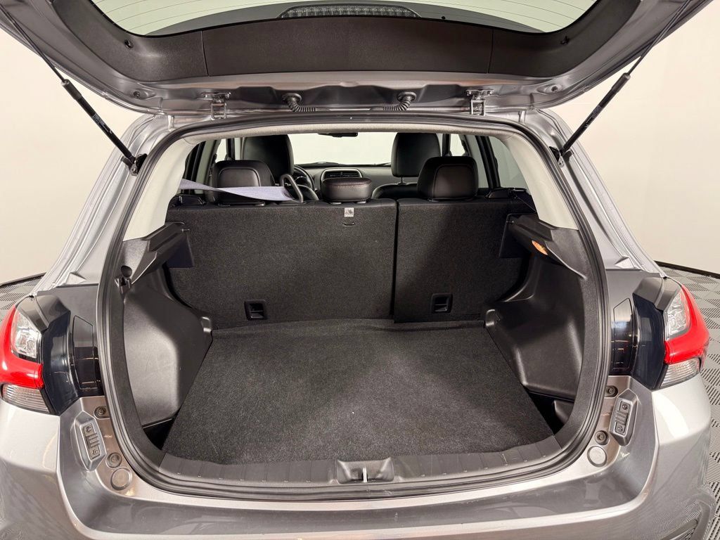 Used 2025 Mitsubishi Outlander Sport SE AWD/4WD image 13