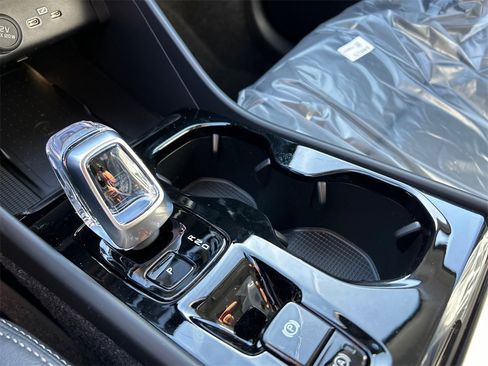 New 2026 Volvo XC40 B5 Plus w/ Protection Package Premier image 19