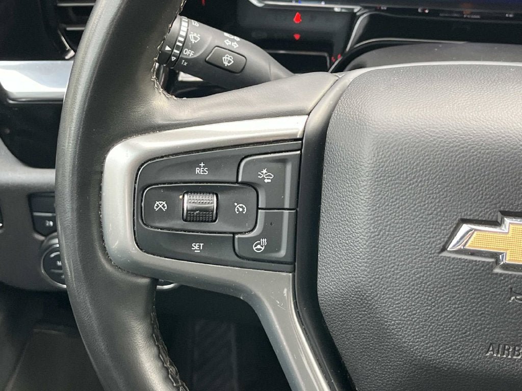 Used 2025 Chevrolet Silverado 1500 LT AWD/4WD image 16