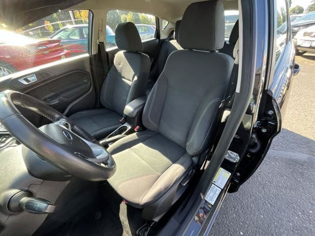 Used 2015 Ford Fiesta SE w/ Comfort Package FWD image 8