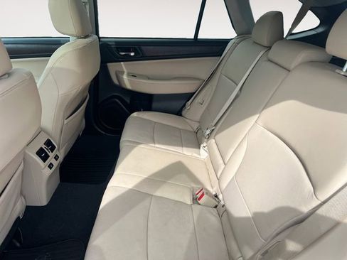 Used 2017 Subaru Outback 2.5i Limited image 13