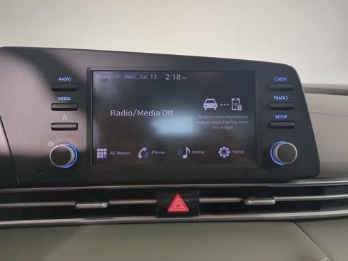 Used 2025 Hyundai Elantra SE FWD image 19
