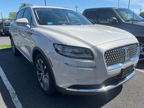 Used 2023 Lincoln Nautilus Reserve AWD/4WD image 3