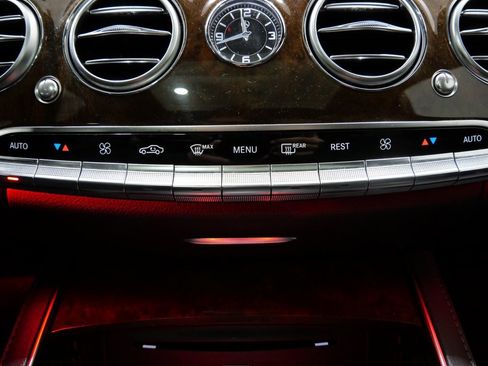 Used 2014 Mercedes-Benz S 550 Sedan image 19