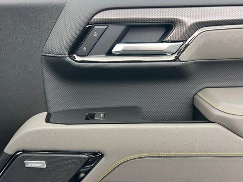 Certified 2025 Chevrolet Silverado 1500 ZR2 w/ Technology Package image 21