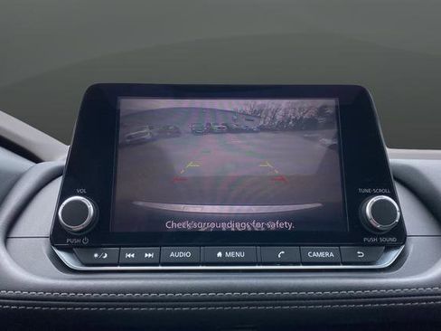 Used 2022 Nissan Rogue SV w/ SV Premium Package image 14