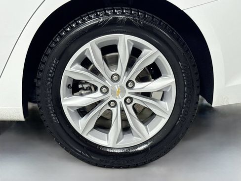 Used 2023 Chevrolet Malibu LT FWD image 9