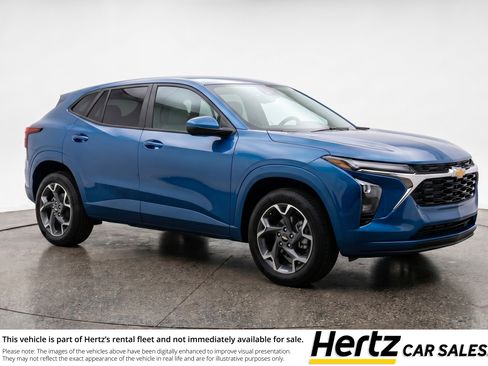 Used 2025 Chevrolet Trax LT FWD image 1