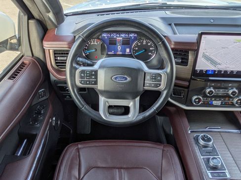 Used 2024 Ford Expedition Limited image 37