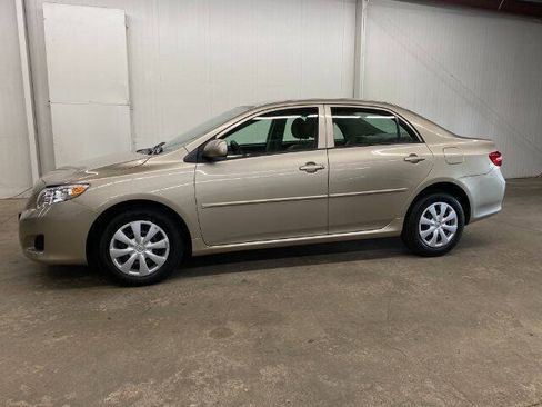 Used 2009 Toyota Corolla XLE FWD image 1