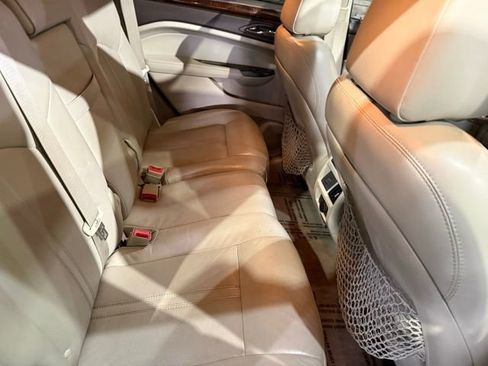 Used 2012 Cadillac SRX Luxury image 4