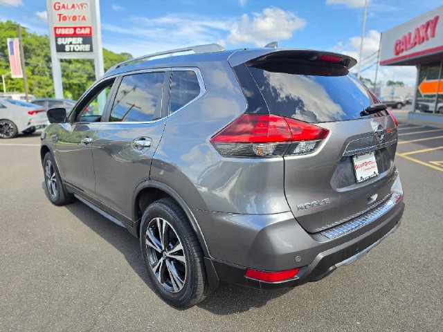 Used 2020 Nissan Rogue SV w/ Premium Package AWD/4WD image 5