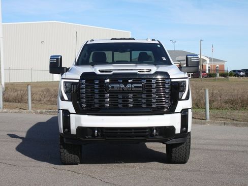 Used 2025 GMC Sierra 2500 Denali Ultimate image 3