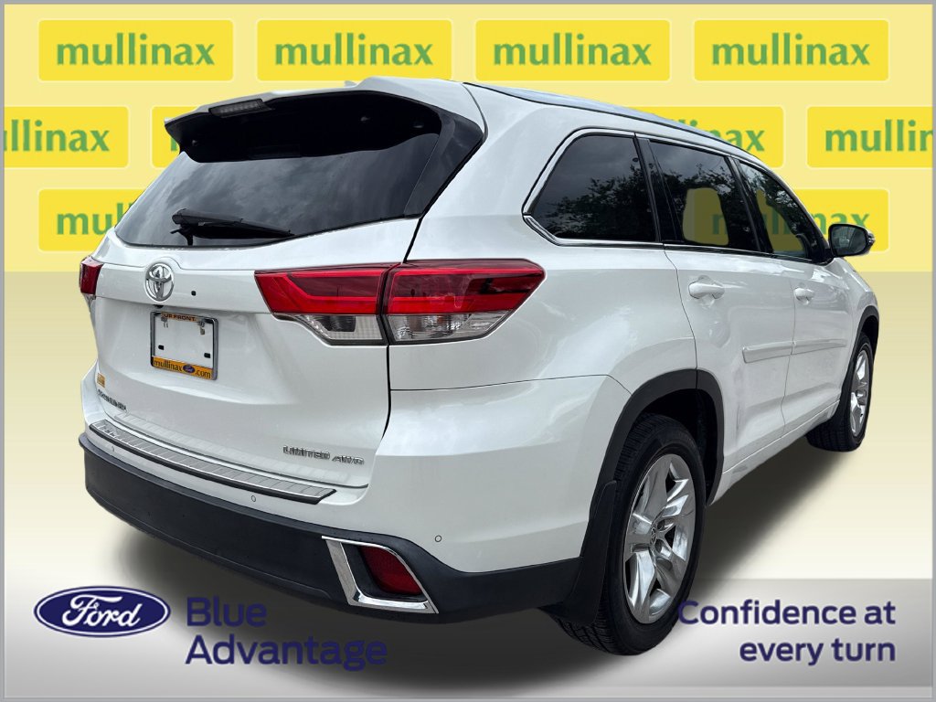 Used 2019 Toyota Highlander Limited AWD/4WD image 4