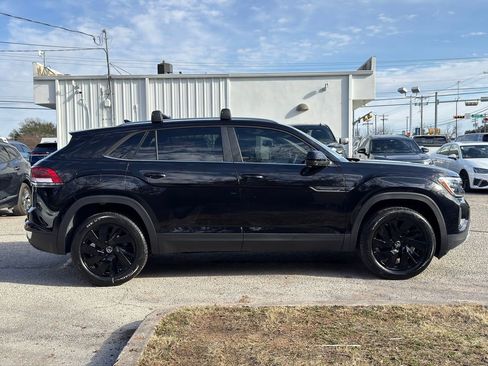 New 2026 Volkswagen Atlas Cross Sport SE FWD image 4