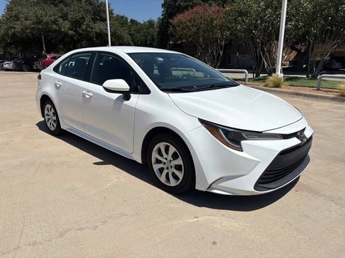 Used 2024 Toyota Corolla LE FWD image 9
