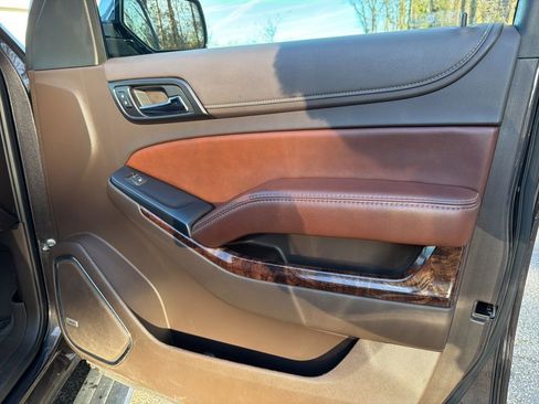 Used 2017 Chevrolet Suburban Premier image 34