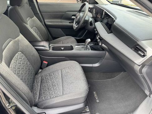 Used 2025 Nissan Kicks SV w/ Illumination Package FWD image 14
