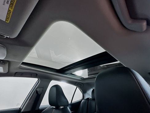 Used 2022 Toyota Camry XSE image 26