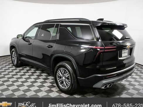 Certified 2025 Chevrolet Traverse LT FWD image 27