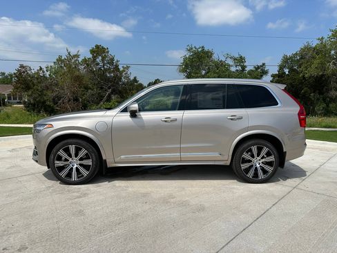 Certified 2024 Volvo XC90 T8 Plus w/ Protection Package Premier image 3